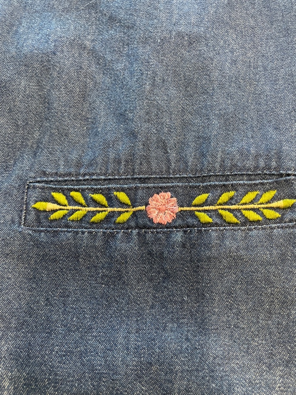 April Cornell Blue Denim Button-Front Vest with Floral Embroidery Size XL - Picture 2 of 7